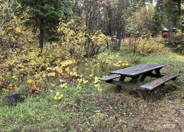 Property at 534 Brenda Dr, Cascade, ID 83611