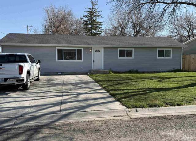 Property at 100 Sunset Cir, Buhl, ID 83316, 4 beds, 2 baths