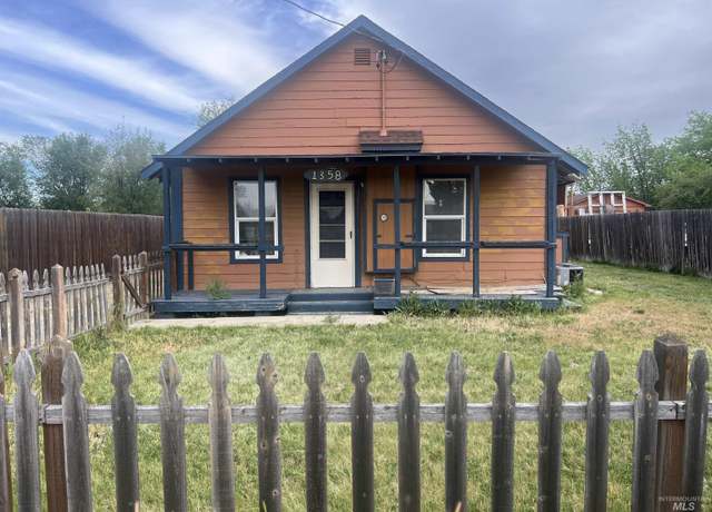 Property at 1358 Cascade Rd, Emmett, ID 83617, 3 beds, 1 bath