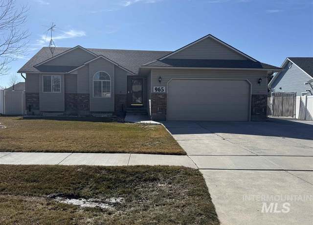Property at 965 Homerun St, Chubbuck, ID 83202, 4 beds, 3 baths