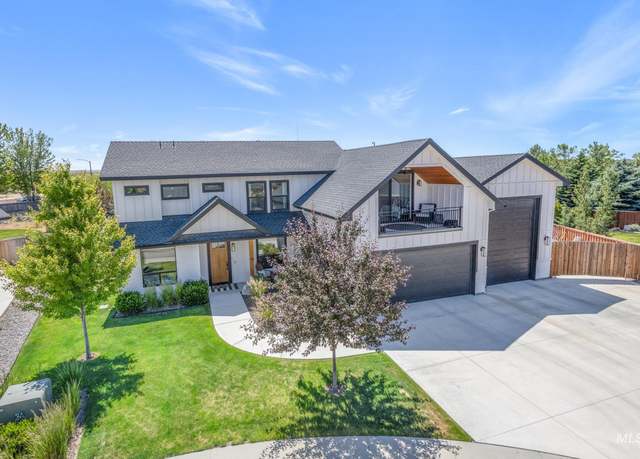 Property at 6673 S Liveoak Pl, Boise, ID 83716, 4 beds, 3 baths