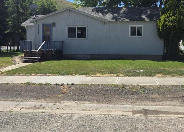 Property at 1792 Columbia St, Pomeroy, WA 99347, 3 beds, 2 baths