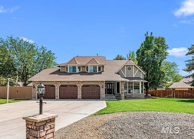 Property at 9817 W Gurdon Ct, Boise, ID 83704, 5 beds, 3.5 baths