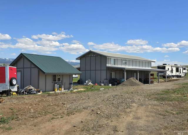 Property at 1086 Highland Ln, Mesa, ID 83643-8364, 3 beds, 2 baths