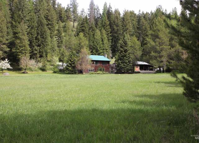 Property at 1021 Claypit Rd, Troy, ID 83871, 3 beds, 2 baths