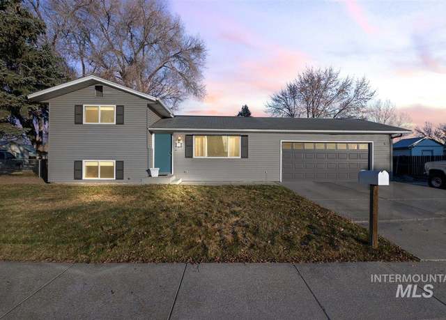 Property at 110 E 14th N, Mountain Home, ID 83647, 4 beds, 2 baths