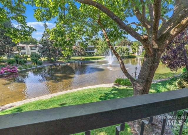 Property at 1134 N Camelot Dr, Boise, ID 83704, 2 beds, 2 baths