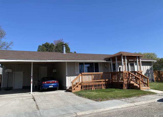 Property at 1472 En Casa Villa Dr, Mountain Home, ID 83647, 2 beds, 2 baths