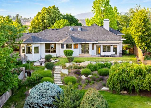 Property at 1301 E Candleridge Dr, Boise, ID 83712-6505, 4 beds, 2 baths