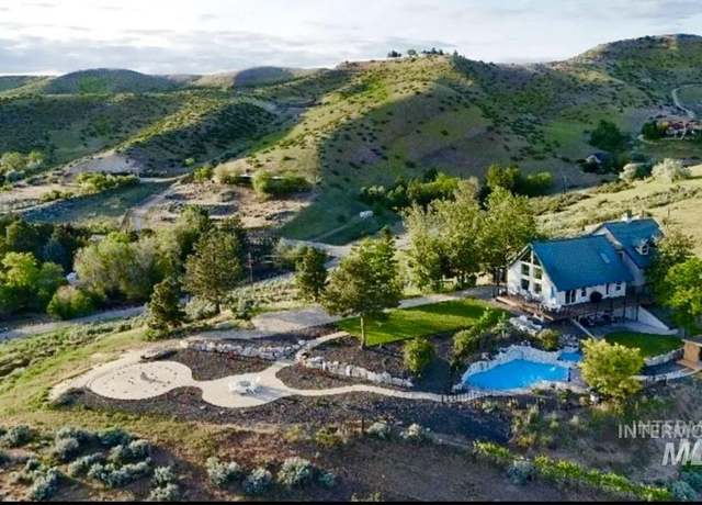 Property at 7756 N Basin Way, Boise, ID 83714, 4 beds, 3.5 baths