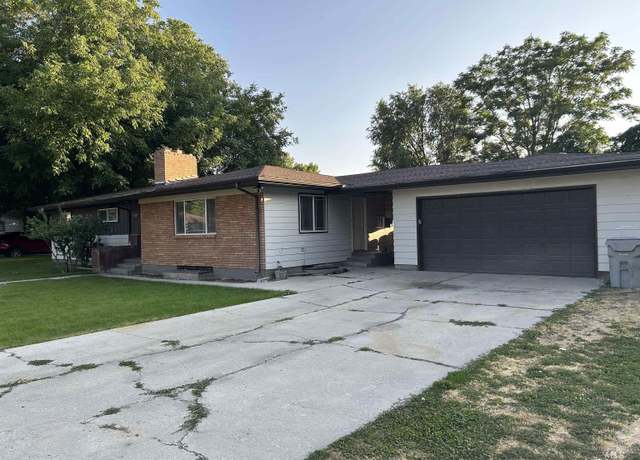 Property at 2320 S Illinois, Caldwell, ID 83605, 4 beds, 2.5 baths