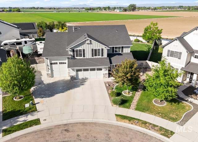 Property at 13272 Smithtown Ct, Caldwell, ID 83607, 5 beds, 2.5 baths