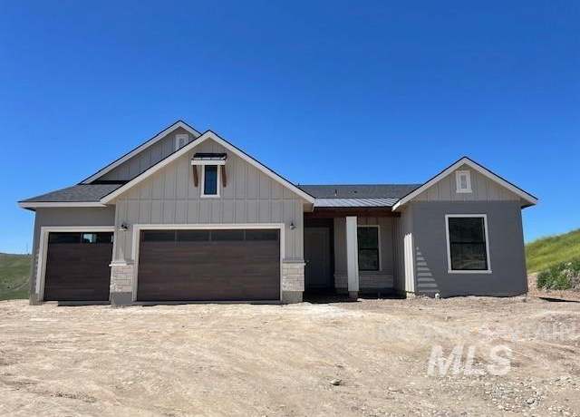 Property at 31011 N Swire Green Way #824, Boise, ID 83714, 3 beds, 2.5 baths