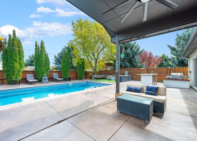 Property at 2079 W Marten Crk, Meridian, ID 83646, 4 beds, 2 baths