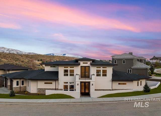 Property at 505 W Paso Fino, Boise, ID 83702, 4 beds, 3 baths