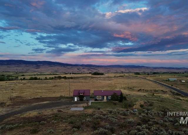 Property at 1070 W Indian Valley Rd, Indian Valley, ID 83632, 3 beds, 3 baths