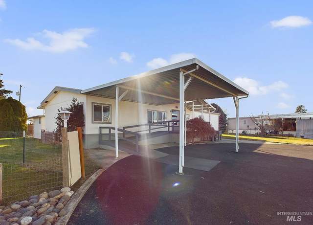 Property at 2015 6th Ave Unit 235B, Clarkston, WA 99403, 3 beds, 2 baths