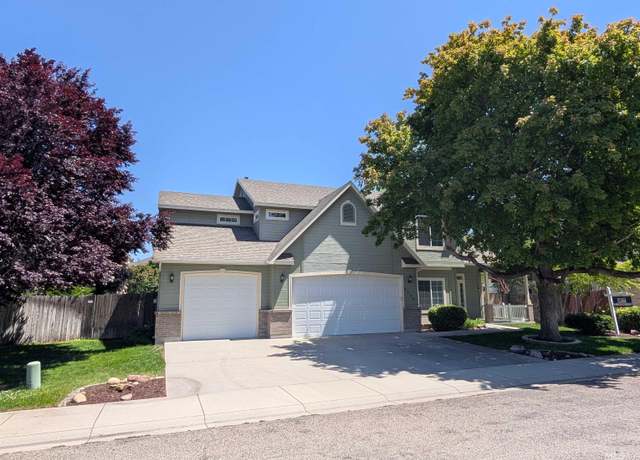 Property at 3036 S Grimes Crk, Meridian, ID 83642, 4 beds, 2.5 baths