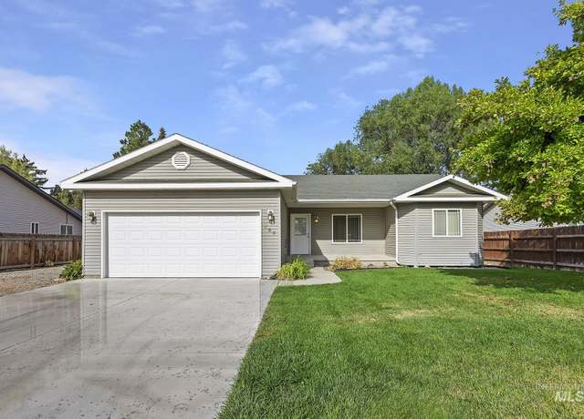 Property at 923 S Garfield St, Jerome, ID 83338, 3 beds, 2 baths