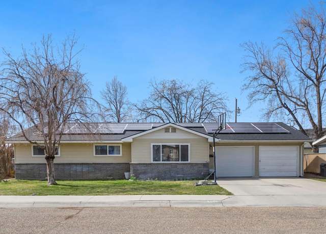 Property at 151 S Rowena St, Nampa, ID 83686, 3 beds, 2 baths