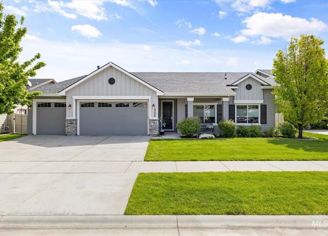 Property at 9296 S Russell Ave, Kuna, ID 83634-0000, 3 beds, 2 baths