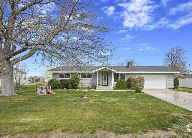 Property at 684 Crestview Dr, Twin Falls, ID 83301, 4 beds, 2 baths