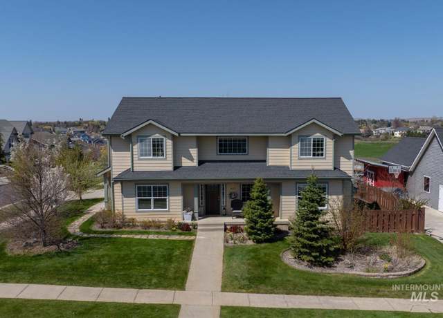 Property at 427 Panorama, Moscow, ID 83843, 4 beds, 2.5 baths