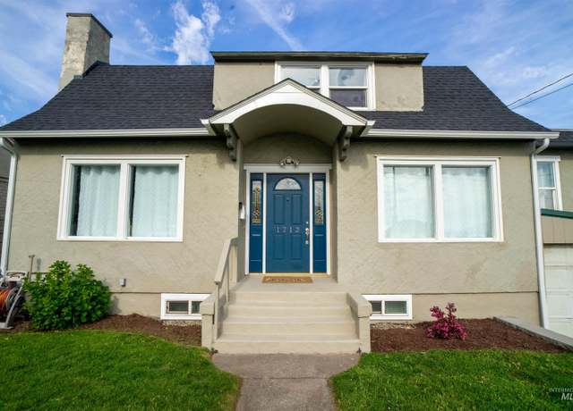 Property at 1212 14th St, Lewiston, ID 83501, 4 beds, 2 baths