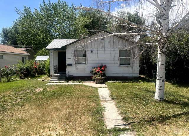 Property at 1033 Nevada St, Gooding, ID 83330, 3 beds, 1 bath