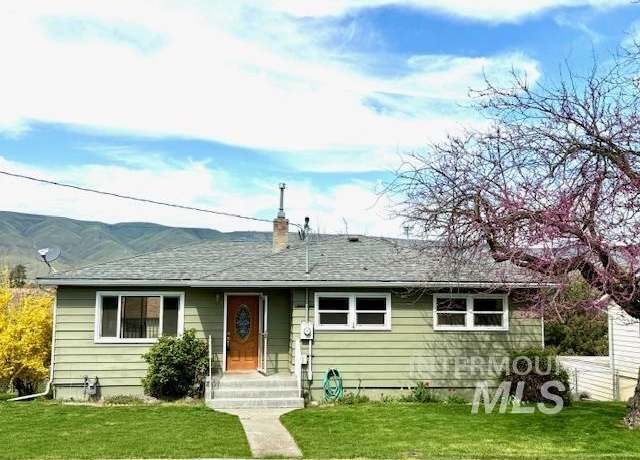 Property at 647 18th Ave, Lewiston, ID 83501, 3 beds, 2 baths