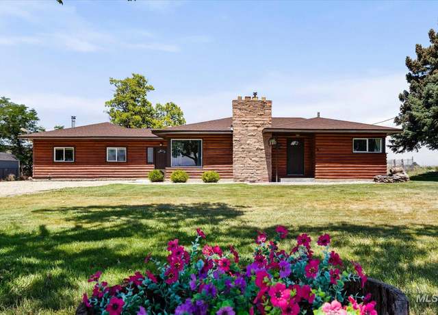 Property at 12262 Iowa Ave, Nampa, ID 83686, 4 beds, 2 baths