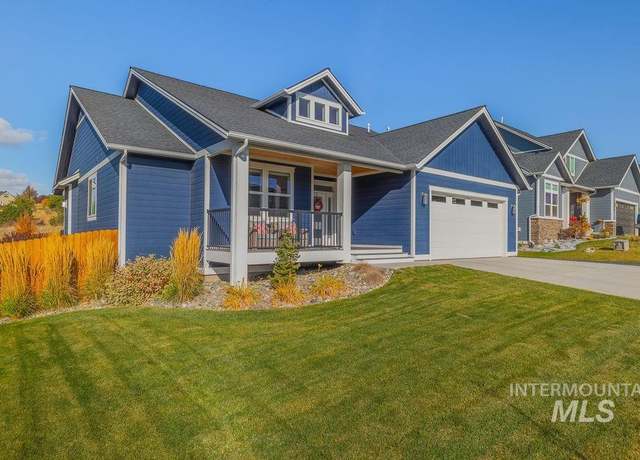 Property at 2212 E 3rd St, Moscow, ID 83843, 3 beds, 2.5 baths