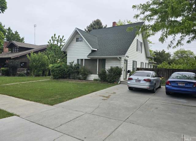 Property at 302 N 11th Ave, Buhl, ID 83316, 3 beds, 2 baths