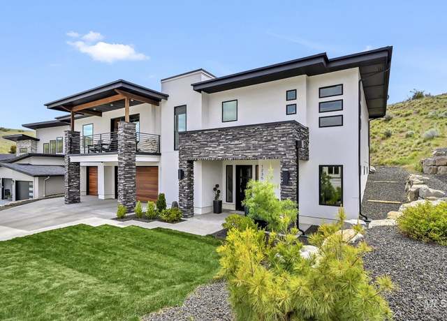 Property at 1235 E Highland View Dr, Boise, ID 83702, 4 beds, 3.5 baths
