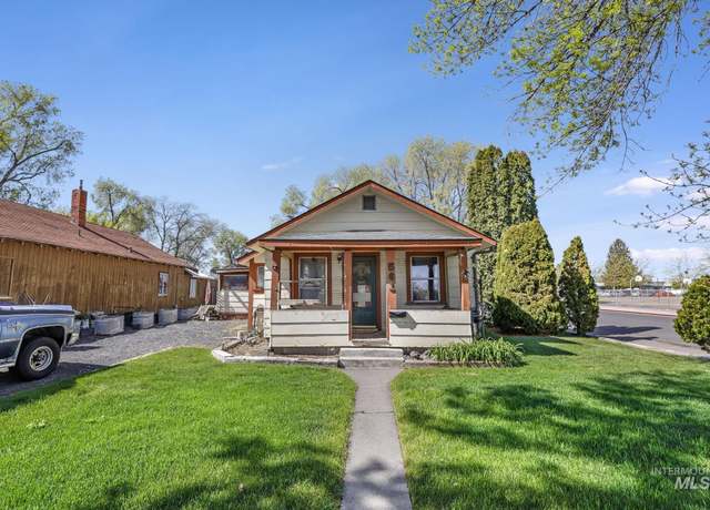 Property at 561 3rd Ave N, Twin Falls, ID 83301-5707, 3 beds, 2 baths