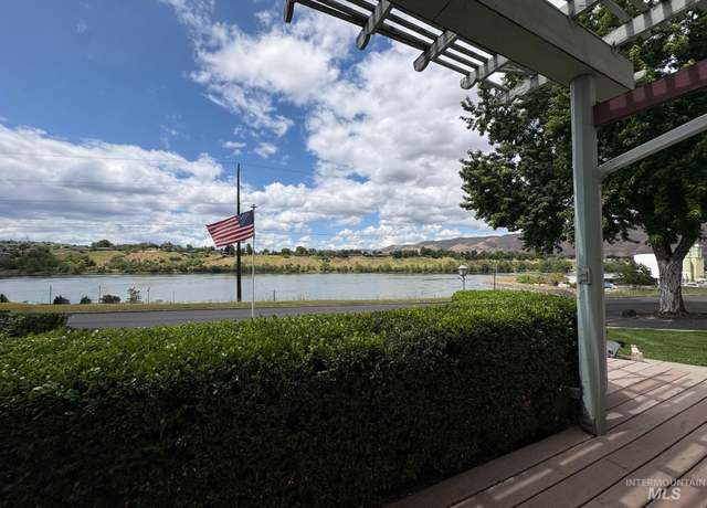 Property at 1615 Prospect Ave, Lewiston, ID 83501, 4 beds, 2.5 baths