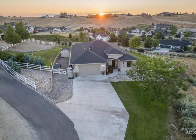 Property at 24813 Valley Run Pl, Star, ID 83669-5968, 3 beds, 2 baths