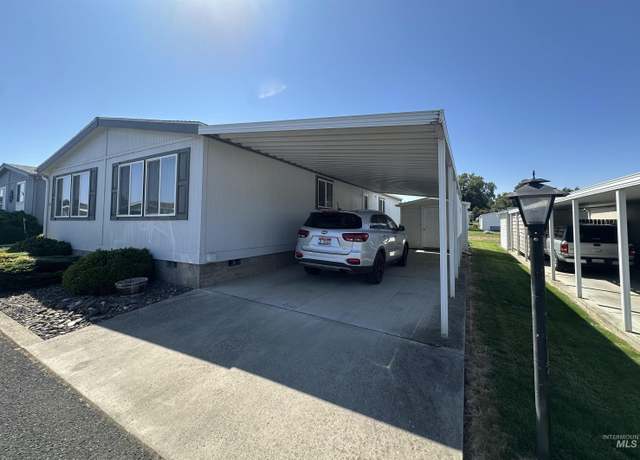 Property at 3610 15th St #32, Lewiston, ID 83501, 3 beds, 2 baths