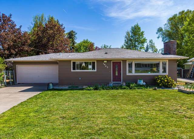 Property at 1643 Hillcrest, Moscow, ID 83843, 3 beds, 1.5 baths
