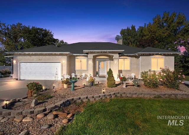 Property at 2109 S Happy Vly, Nampa, ID 83686-8635, 4 beds, 3.5 baths