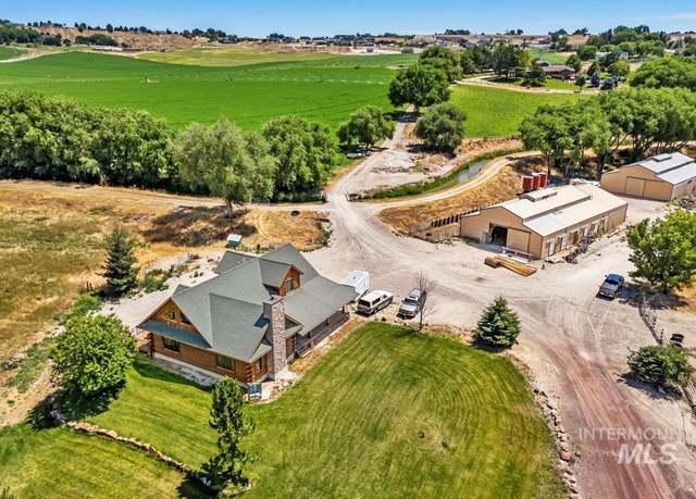 Property at 11108 Riverside Rd, Caldwell, ID 83607, 3 beds, 2.5 baths