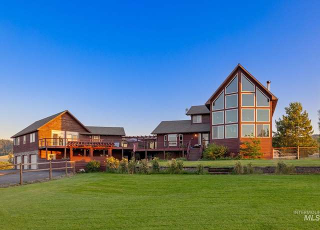Property at 1199 Walker Rd, Viola, ID 83872, 4 beds, 3 baths