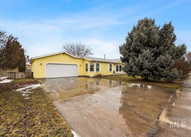 Property at 529 S State St, Nampa, ID 83686, 3 beds, 2.5 baths