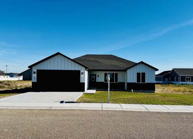 Property at 1501 Parker Dr, Rupert, ID 83350, 3 beds, 2 baths