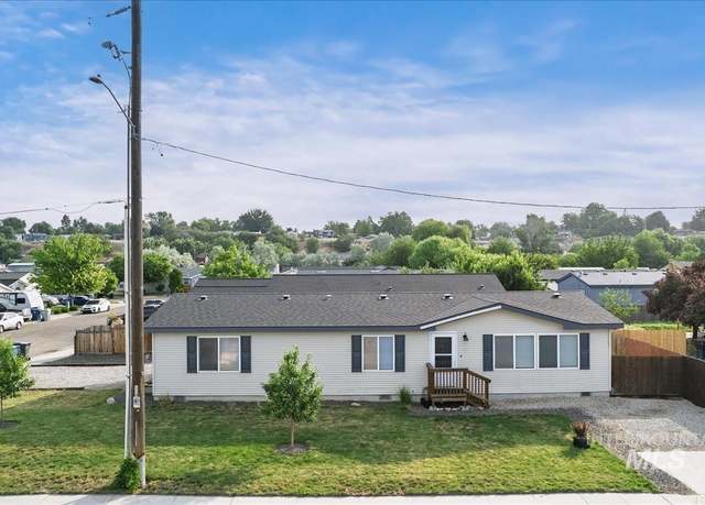 Property at 1404 River Run Ln, Caldwell, ID 83605, 3 beds, 2 baths