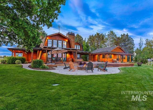 Property at 999 N Cow Horse Dr, Kuna, ID 83634, 5 beds, 3 baths