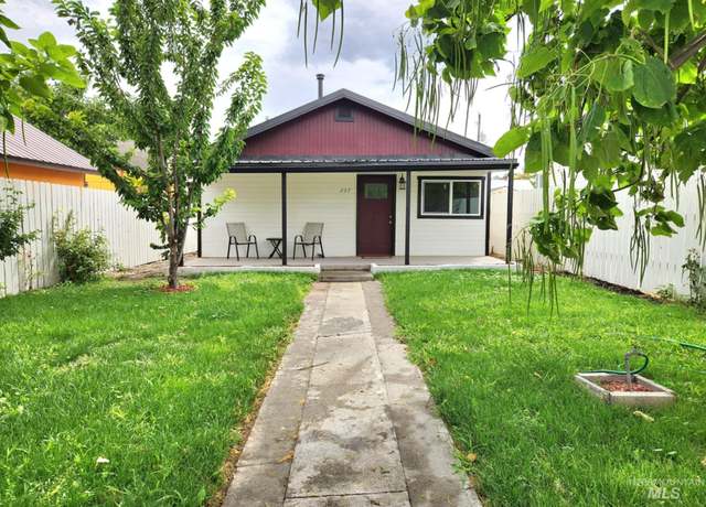 Property at 207 Park Ave, Nyssa, OR 97913, 3 beds, 2 baths