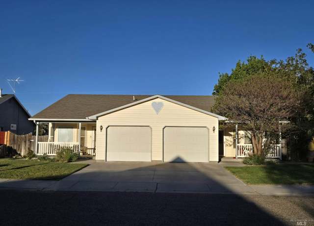 Property at 1680 Pennington Dr, Ontario, OR 97914, 4 beds, 2 baths
