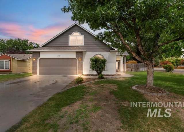 Property at 722 S Bonneville Dr, Nampa, ID 83686, 3 beds, 2.5 baths