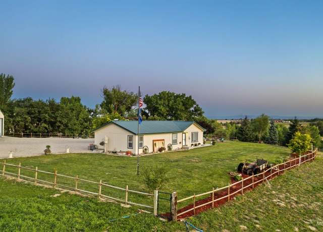 Property at 7366 E Tuning Pl, Caldwell, ID 83607, 3 beds, 2 baths